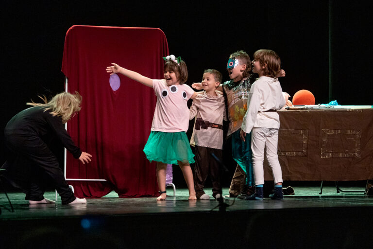 Us convidem a una classe de teatre per a nens i nenes de 4 a 6 anys